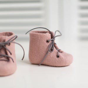 Newborn booties, Felted baby girl boots, Limited edition blush pink wool shoes, Pregnancy gender reveal, Baby's first Christmas crib shoes image 3