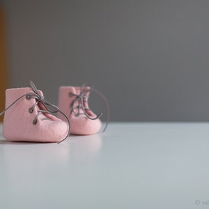 Baby girl shoes, Sweet pink crib booties, Laced up woolen boots, Rose quartz blush pink felted shoes for newborns, Gender reveal gift image 2