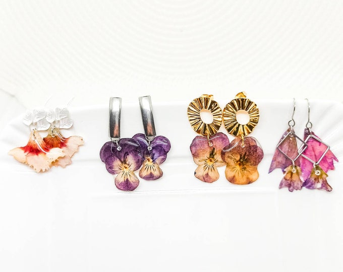 Earrings with Vitrified Pansy, Carnations and Bluebells in Resin | Secret Garden Collection