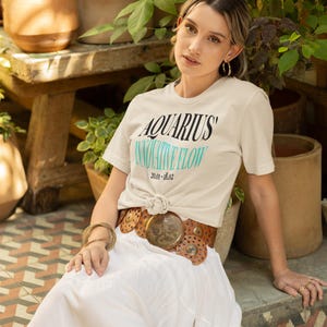 T-shirt horoscope Verseau zodiaque : chemise graphique astrologie, t-shirt étoile mystique flux innovant, cadeau symbole astrologique céleste Karma Wear