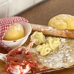 Italian Pasta - Prep board -  UNIQUE - 1/12 scale miniature