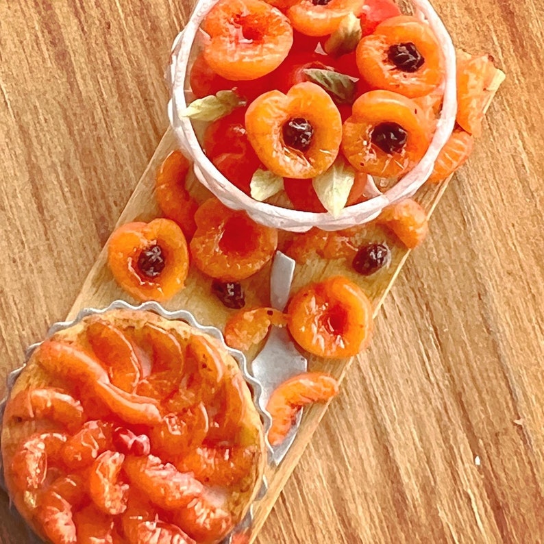 Apricot Pie Prep Board 1/12 scale image 8