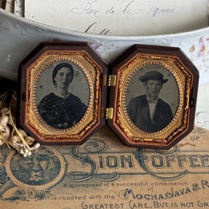 Antique Civil War Era Thermoplastic Union Case with Tintype Photos- 19th Century Couple Portraits