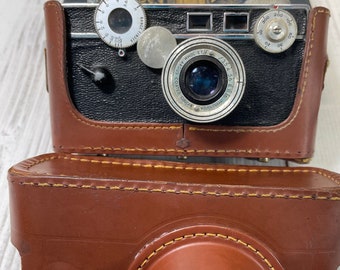 Vintage Argus Cintar in Leather Case- Industrial Black Silver Camera- Vintage Photography- Photo Prop 1940's- Free Shipping