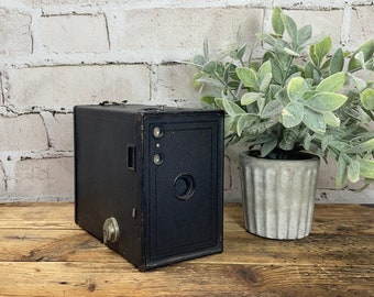 Vintage Brownie No. 2A Box Camera: Eastman Kodak, 1930s Photo Prop