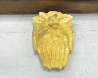 Vintage Nelson McCoy Hands- Yellow with Leaf and Berry Design- Open Palms- Jewelry Ring Dish- Hand Display