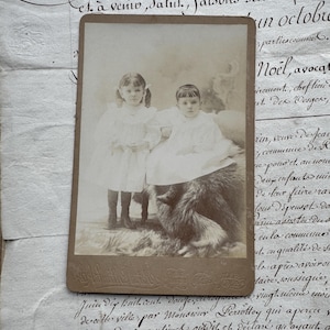 Niedliche Kinder Geschwister Foto, antikes viktorianisches Mädchen und Junge, Sepia-Töne, Papier Ephemera Antikes Foto Porträtfoto