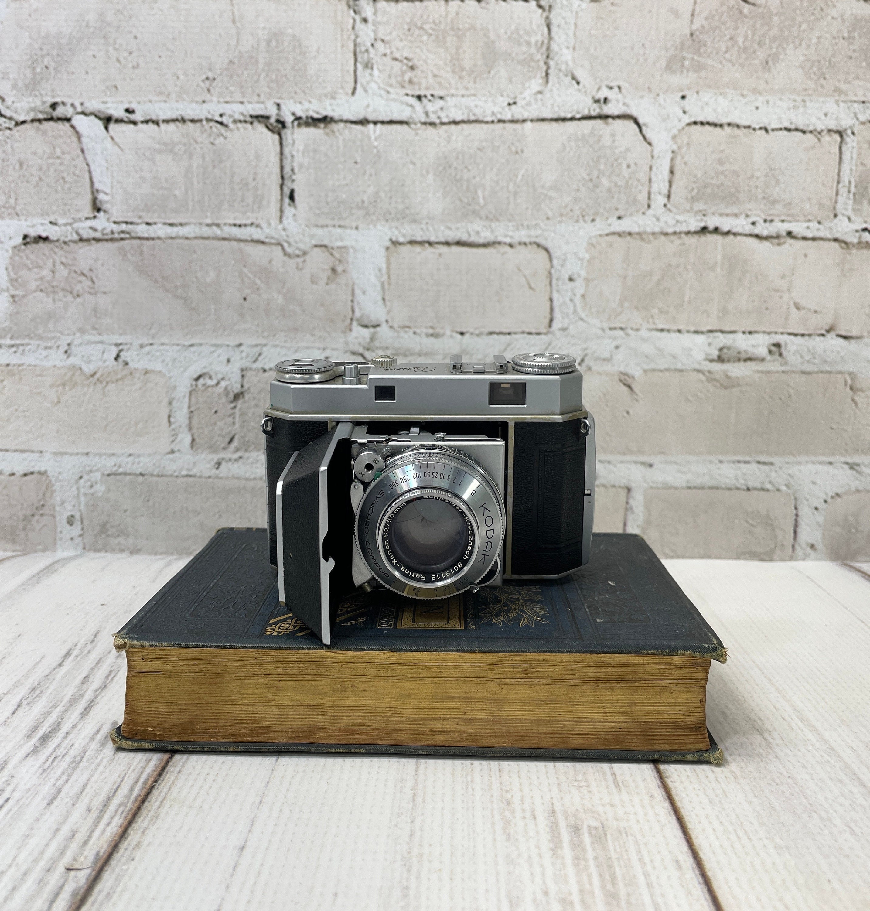 Vintage Kodak Retina Iia Camera: 1950s Collectible With Leather - Main Image
