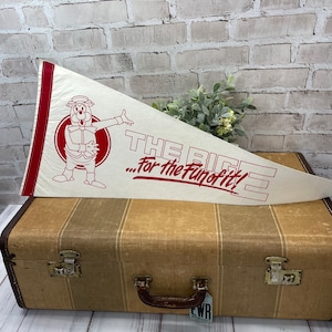 Vintage &quot;The Big E&quot; Felt Pennant: Red & White Travel Souvenir
