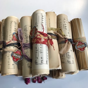 Rollo de partituras de himnario vintage: efímeras de papel envejecido para collage