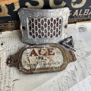 Antika metallkamindelar - Ventiler - Industriell återvinning Primitiv dekor