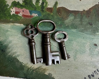 Vintage Skeleton Keys- Silver Colored- Steampunk Found Object Art- Industrial Key Lot