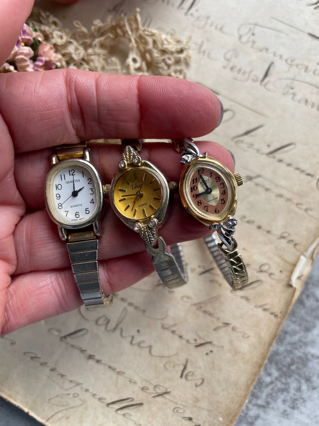 Vintage Wristwatches 3 Ladies Watches Flex Band Gold Silver Colored