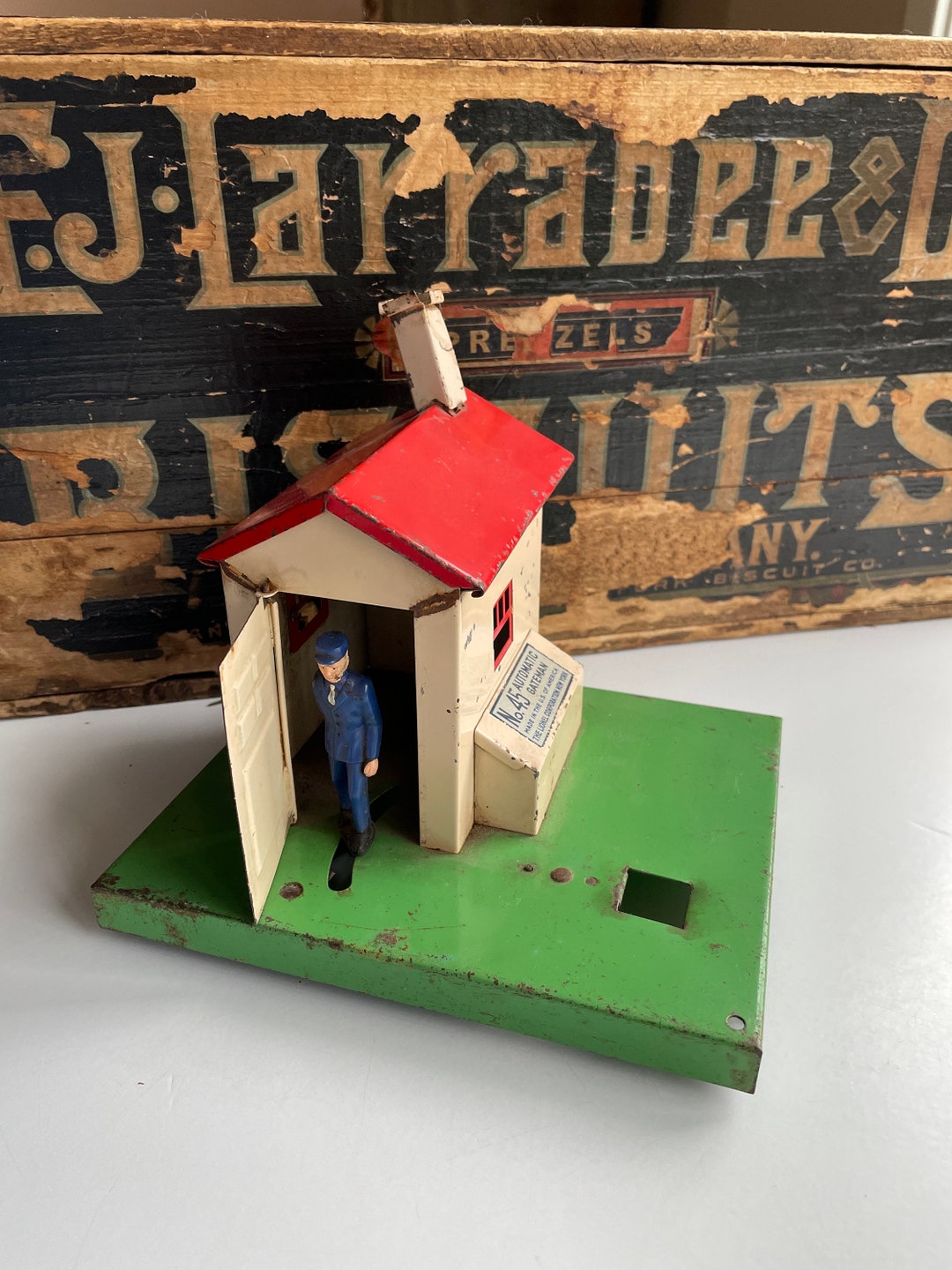 Vintage Model Train Display Lionel Automatic Gateman Railroad Etsy