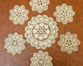 9 pc Bedfordshire Bobbin Lace doily Coaster or Lemonade set, hand woven blonde linen, wheat-ear details, 1920s, 1930s unused 9.5" & 5.5" rnd