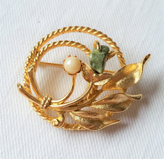 NOS Sarah Coventry Jade Garden Goldtone Circle Brooch Pin With