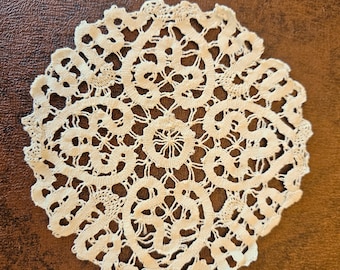 19 Bobbin Tape Lace Doilies, drink coasters, or tea saucer liners, 5" rnd beige linen, handmade Battenberg or cantu lace, Vy Gd vintage cond