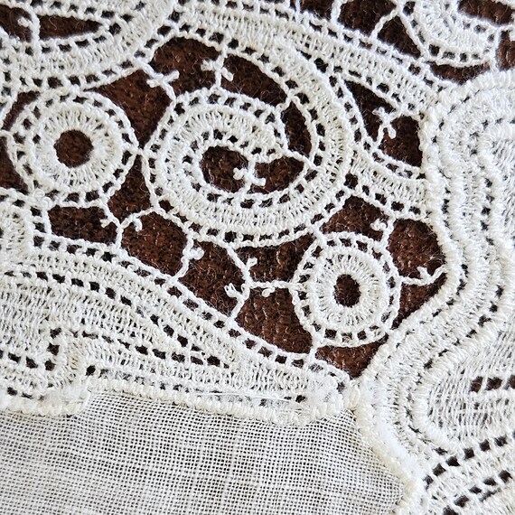 White Wedding Hanky Trimmed With Machine Bobbin Tape Lace, Large