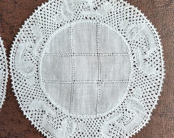 9 Binche bobbin lace cocktail napkins, rounds, or coasters, drawn or pulled thread embroidery on fine white Linen 5" round Exc vintage cond