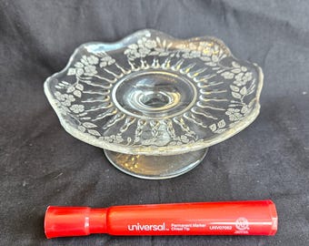 New Martinsville Cheese or Cupcake Stand with Flower Basket Etch, 5.5" x 2.25" elegant depression glass, Very Good to Exc vintage condition