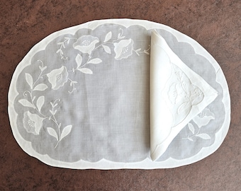 8 Madeira Oval Poppy Placemats, 7 napkins, 18.5" x 12.5" white linen applique & shadow embroidery on white organdy Excellent vintage conditn