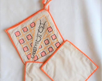 Potholders Holder, tinted & embroidered bag in orange and yellow, includes 2 orange trimmed potholders Excellent vintage unused condition