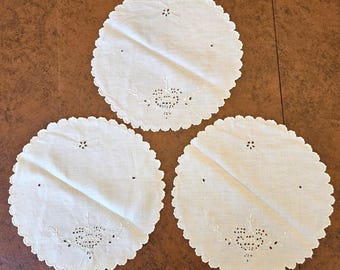 3 Madeira whitework floral eyelet doilies, or tea, dessert, or underplate mats, hand embroidered linen 9.5" rnd, Very Good vintage condition