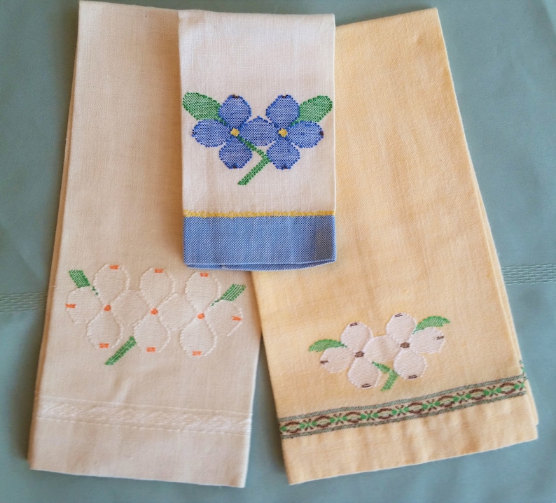 1 Fingertip size and 2 Tea or Guest Towels made for the Bearskin Craft Shop Three Handwoven Dogwood Towels Crossnore School Weavers ? TN