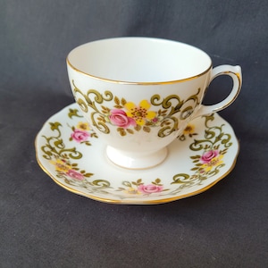 Queen Anne Pink Rose Teacup and Saucer, Pink Roses, Green Scrolls, Gold Trim #8340 Ridgway Potteries Bone China England, Exc vintage conditn