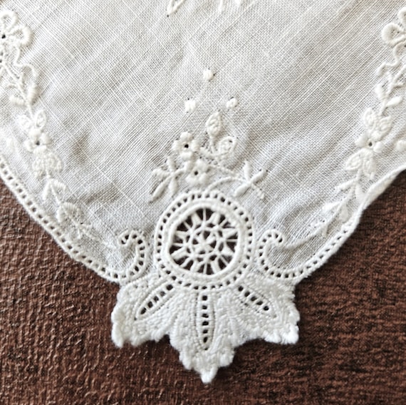 White Wedding Hanky embroidered with fine delicat… - image 1