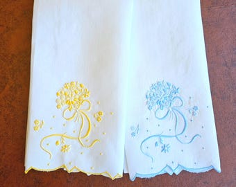 2 Madeira bouquet tea, hand, or guest towels, hand embroidered flowers & bows, 1 yellow, 1 blue on white linen 21" x 13" Exc vintage cond