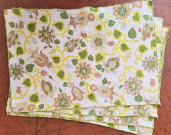 4 Mod Floral placemats, browns, greens & grays on rustic beige linen with green edge trim. Excellent vintage condition, great for everyday