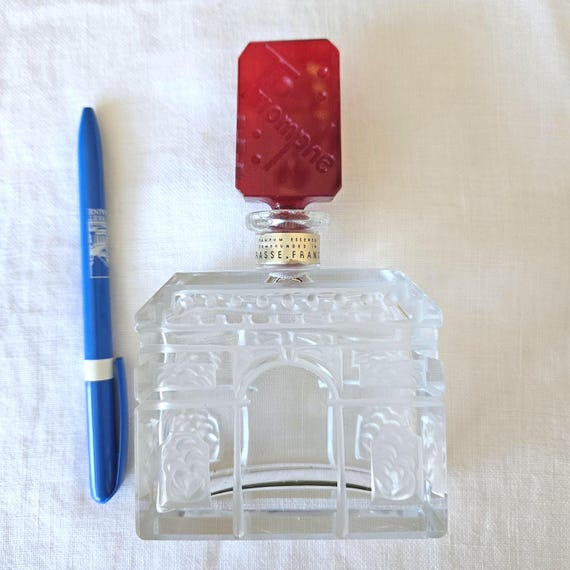 Arc De Triomphe perfume bottle, clear with red stopper 6.25" tall made in Czechoslovakia for Leon Laraine, Grasse France, Exc vintage cond