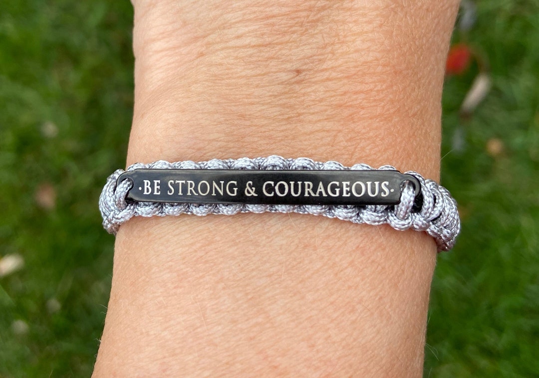 Personalized paracord bracelet discount