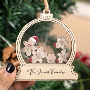 Personalized Gingerbread Family Christmas Ornament, Custom Family Ornament 2025, 4D Shake Ornament, Gingerbread Family Gift,Xmas Decor