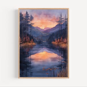 Puede incluir: Pintura a la acuarela de una serena escena lacustre al atardecer. La obra presenta un reflejo especular del cielo y las montañas en el agua. Altos árboles enmarcan el lago, con cálidos tonos naranja y morado.