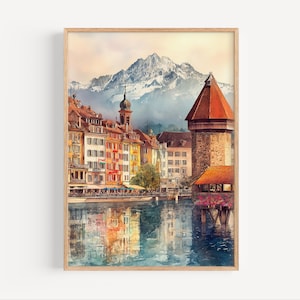 Puede incluir: Pintura a la acuarela de un paisaje urbano europeo con edificios coloridos a lo largo de un río. Una alta torre de piedra con tejado rojo y una montaña nevada al fondo. El agua refleja los edificios y el cielo.