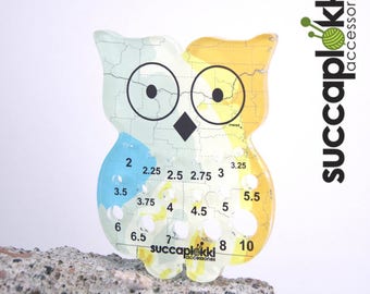 Paavo puiccomitta EUR/mm-Sturdy Owl Knitting Needle gauge made out of industrial left over piece of plastic