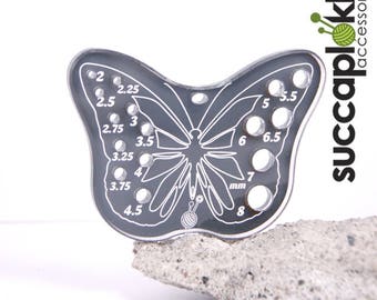 Helena-puiccomitta EUR/mm, Sturdy Gray Knitting Needle gauge with mm/eur scale, Butterfly shaped gauge made out of recycled plastic