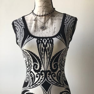 Fantastic Vintage Guess Black & White Form-Fitting Dress Retro Mall Goth Lolita