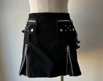 Entzückender Vintage Y2K Tripp NYC Minirock Schwarz Mit Rosa Akzenten Mall Goth Emo Hot Topic Punk Neu mit Etikett
