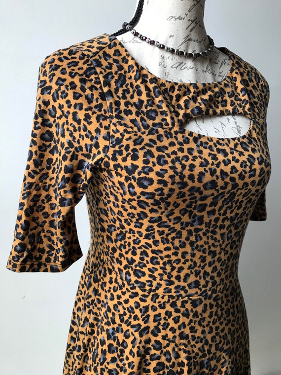 Leopard Print Asymmetrical Keyhole Swing Dress Go… - image 2