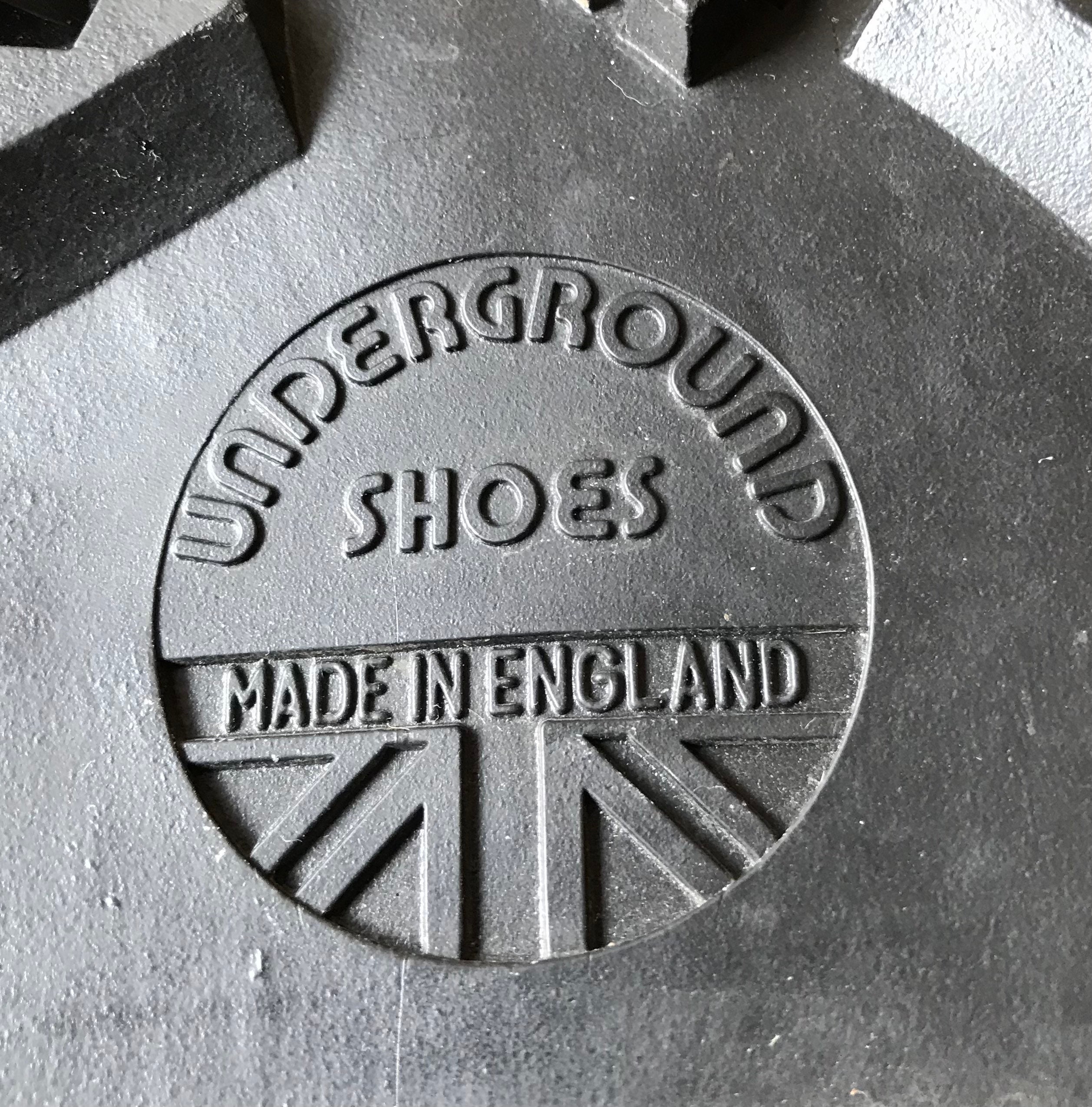 Underground top shoes logo