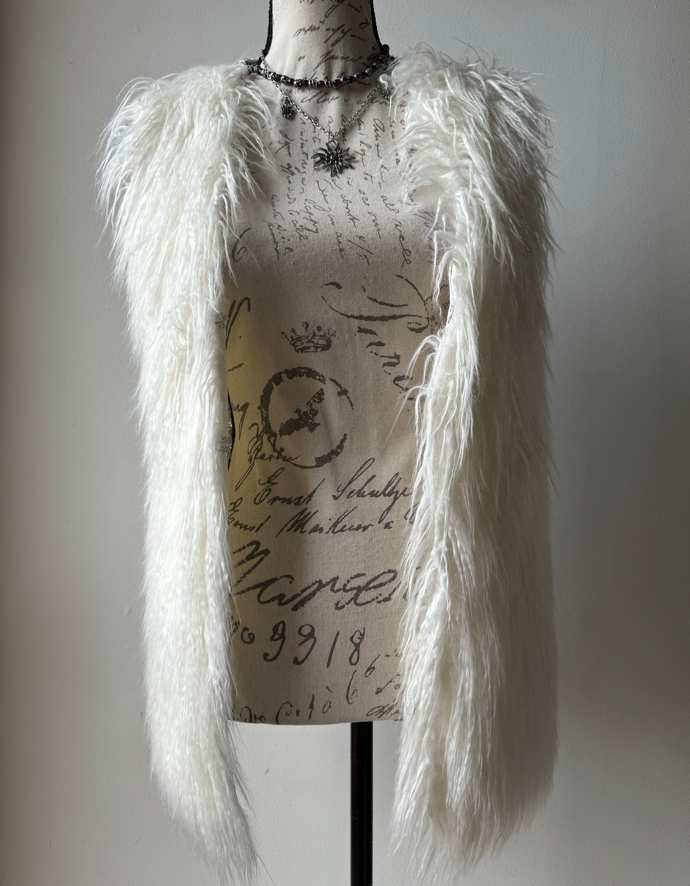 Women’s White Faux Fur Vest Raver Goth Club Kid Lolita Pinup