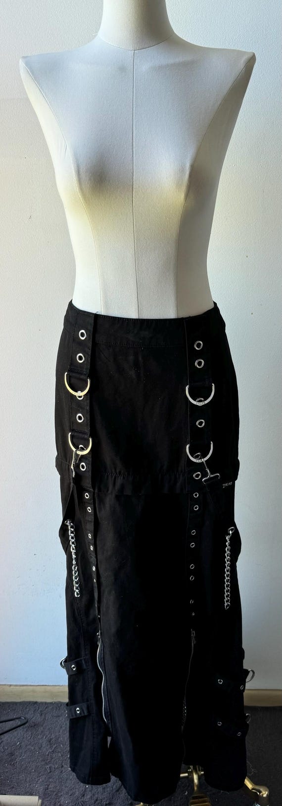 【TRIPP NYC】PLEATED BONDAGE SKIRT Tripp N.Y.C Black Bondage Skirt – Posers Hollywood