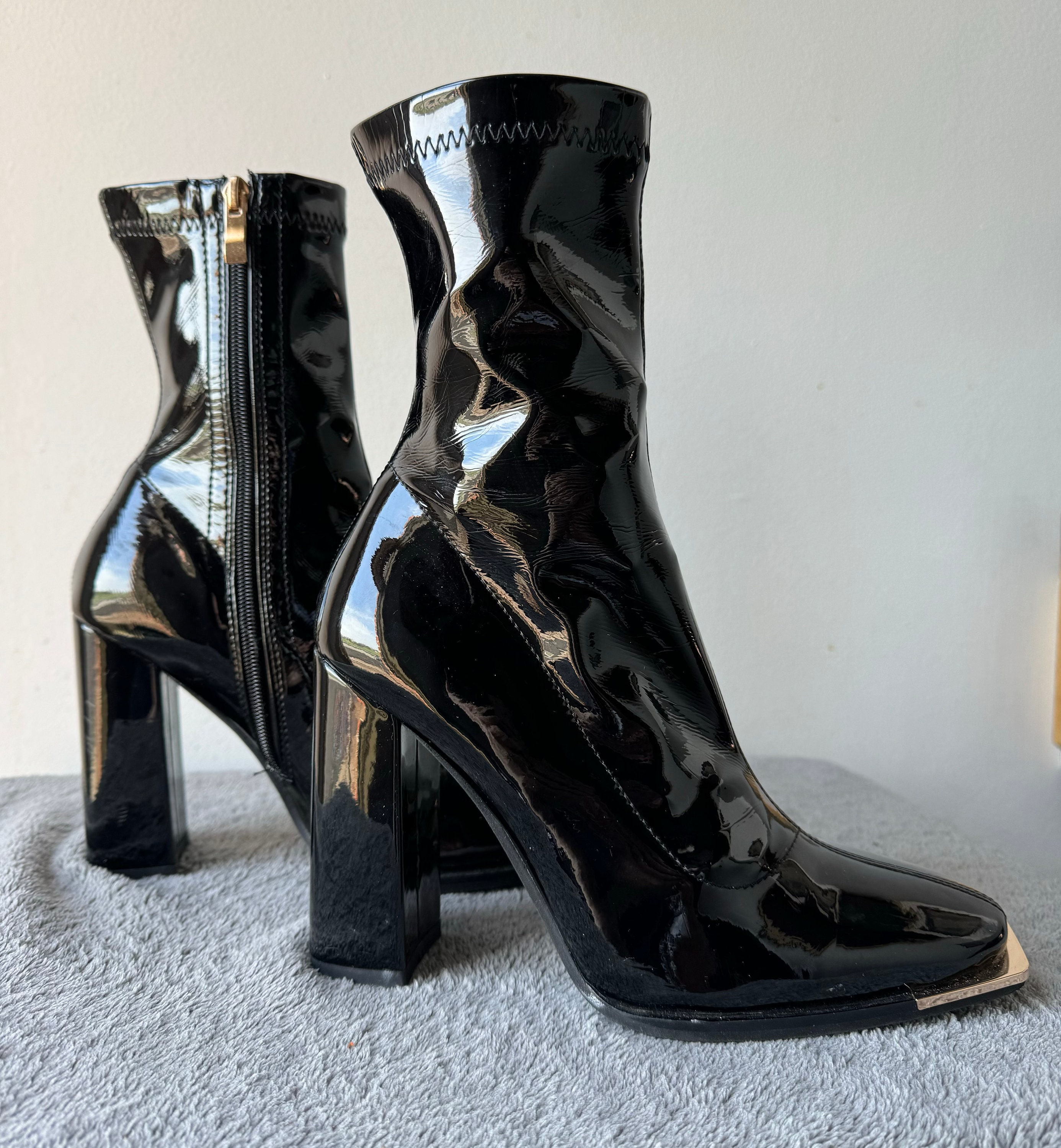 Doremi Girls Chunky Platform Combat Ankle Boots – Shiny Black Lace-Up Zip School Shoes Sizes 28-35