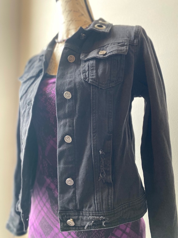 Black denim jacket womens ripped 2025