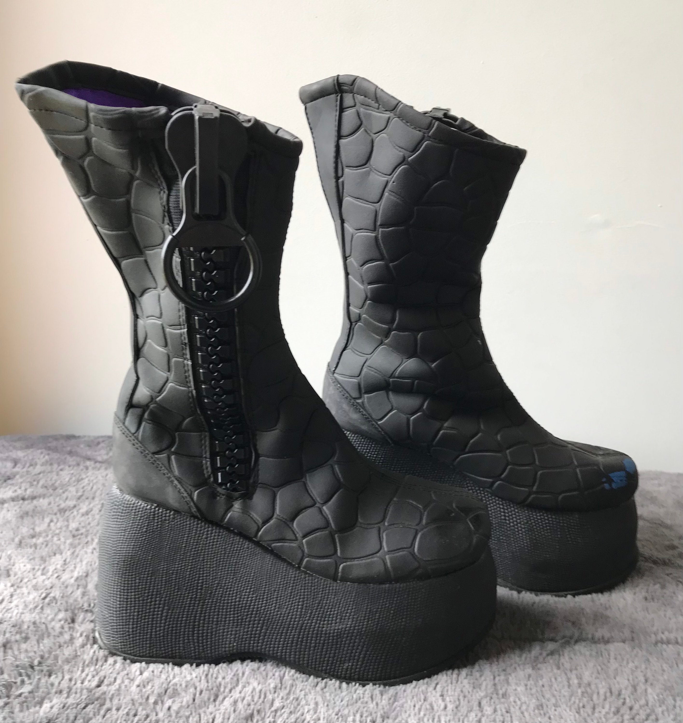 90s Y2K Rubber Matte-black Dinosaur Scale/alien Skin