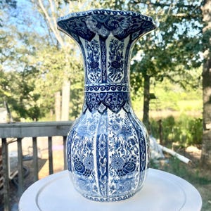 Delft blue vase Royal Sphinx Holland from Boch Belgium 12 inches tall