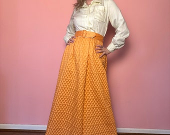 Vestido con diseño de remolinos de los años 70